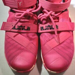 LeBron soldier nine think pink!